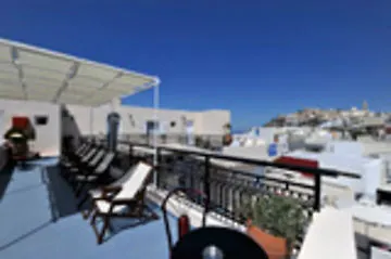 Ξενοδοχείο Tataki 2*