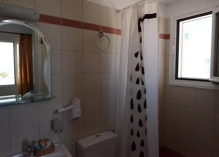 Tataki Ξενοδοχείο 2*