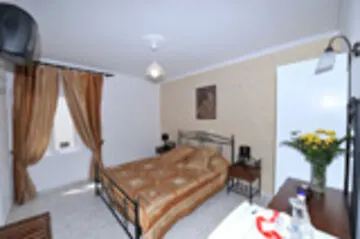 Tataki Ξενοδοχείο 2*