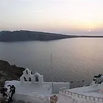 Tataki Fira (Santorini)