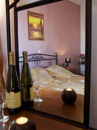 Tataki Fira (Santorini)