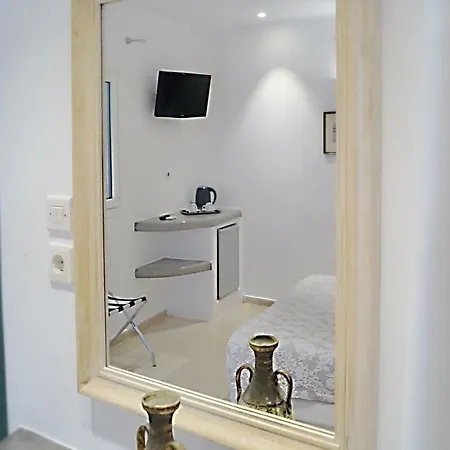 Tataki Fira (Santorini)