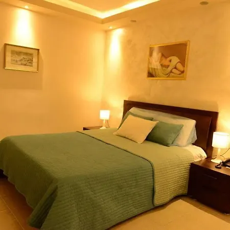 Tataki 2* Fira (Santorini)