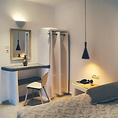 Tataki 2* Fira (Santorini)