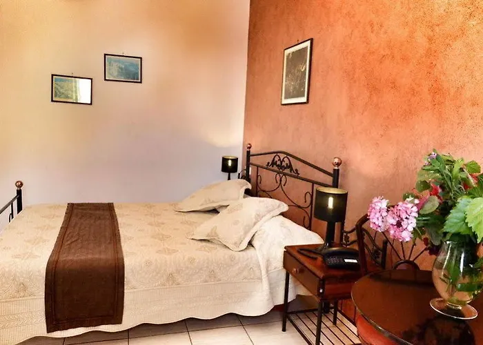 Tataki 2* Fira (Santorini)