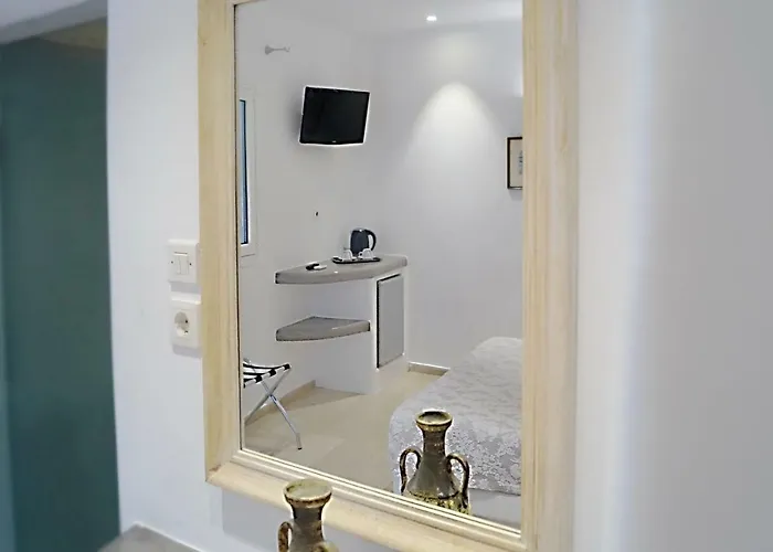 Tataki Fira (Santorini)