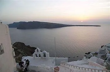 Tataki Fira (Santorini)