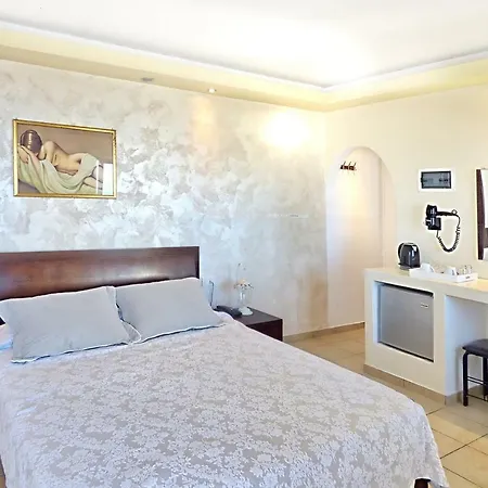 Tataki Fira (Santorini)